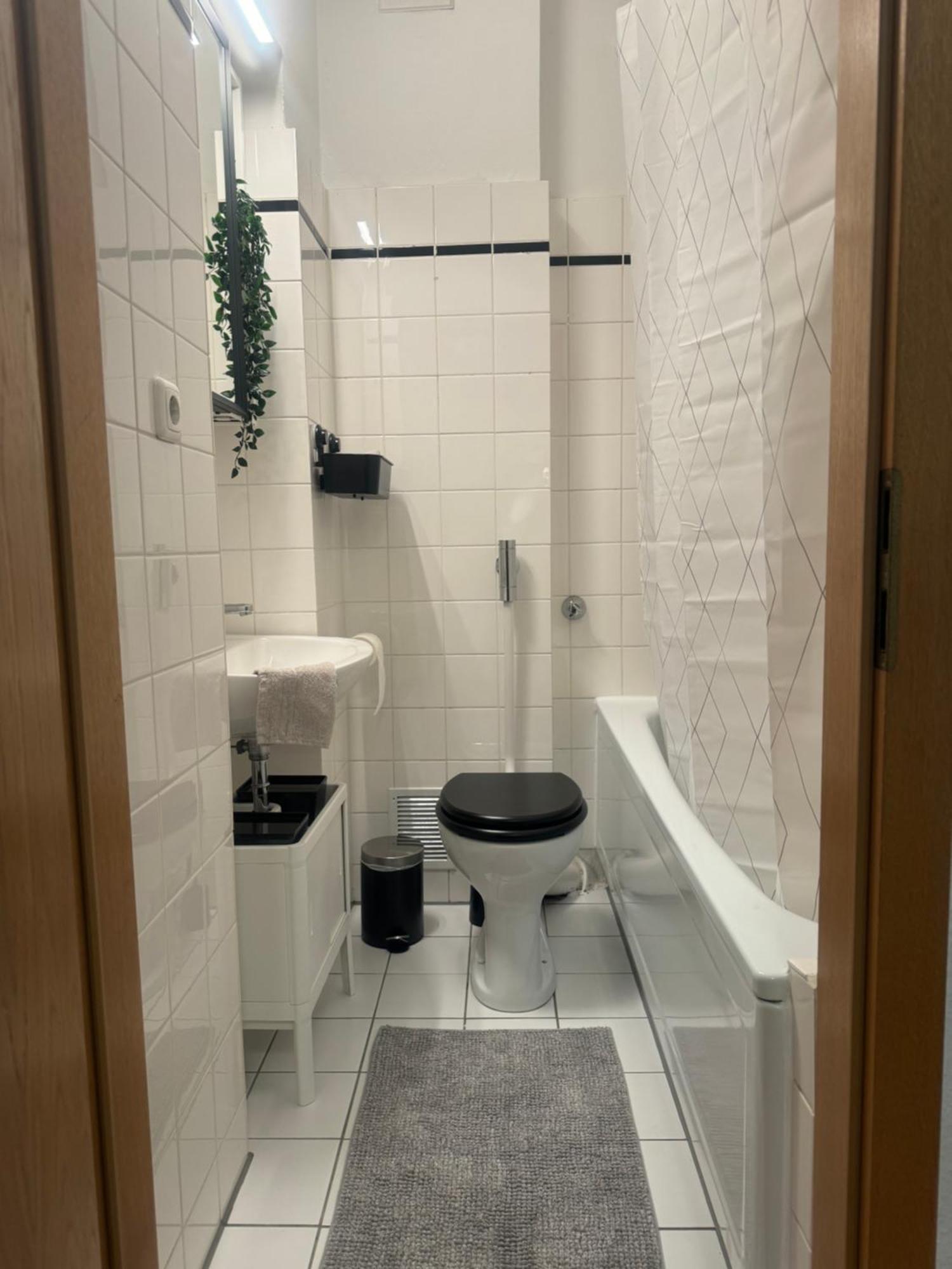 Apartment Moderne Vollausgestattete Super Schoene Zentrale Mitten In Ruettenscheid Naehe Messe